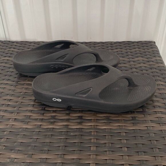 Oofos sandals, woman’s size 9 - Picture 2 of 6